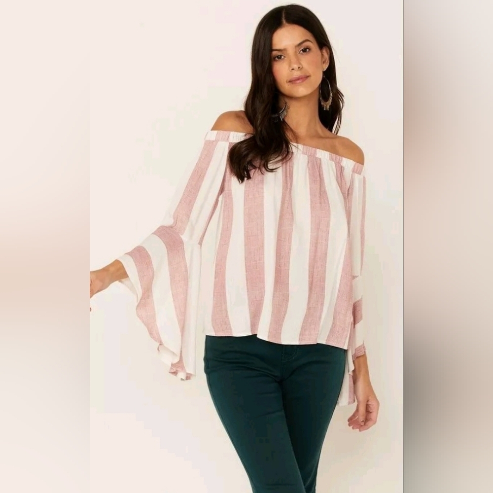 Shyanne off the shoulder blouse pink and cream, bell sleeves size xs
